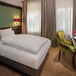Eden Wolff Hotell 4*