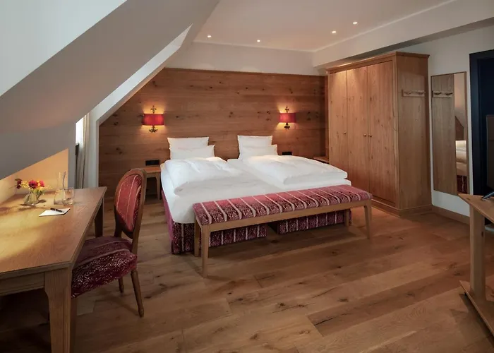 Eden Wolff 4* Monachium