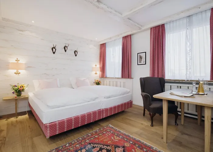 Eden Wolff 4* Monachium