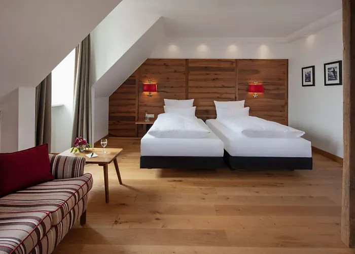 Eden Wolff 4* Monachium